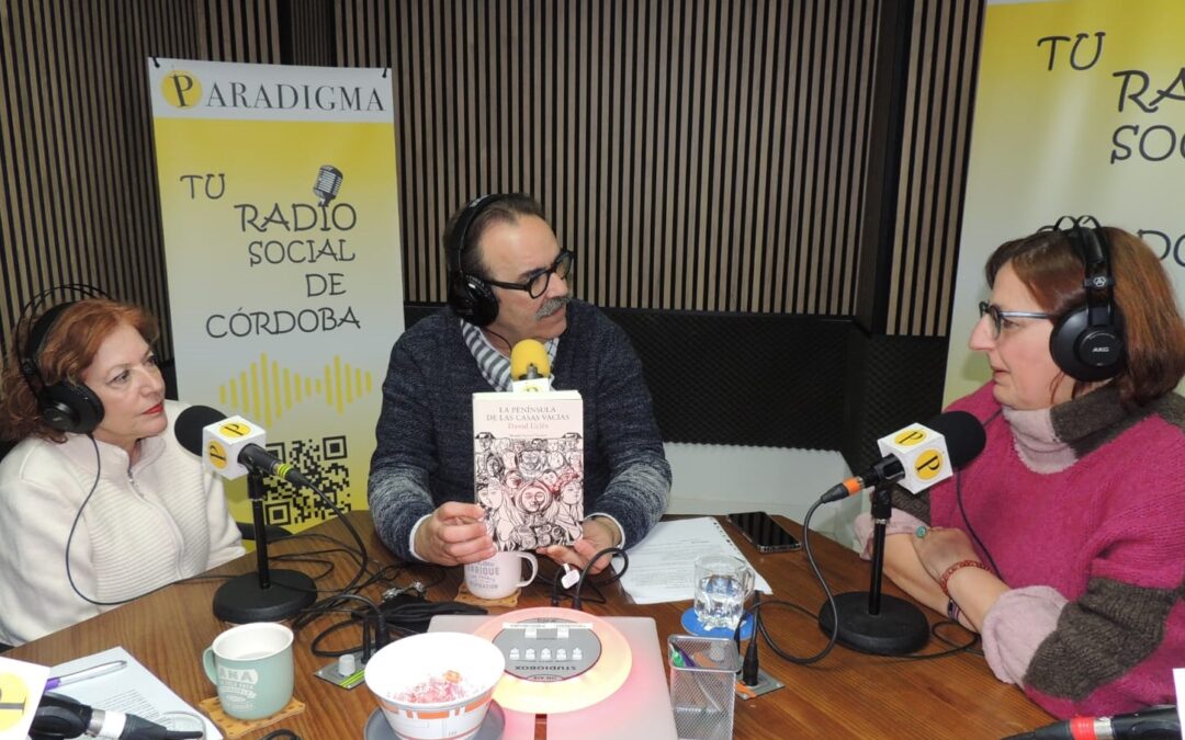 En Paradigma Radio hablando de «La pensínsula de casas vacías» de David Ucclés